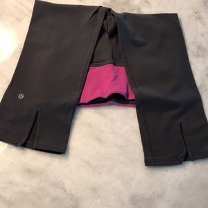 Lululemon Gather & Crow Yoga Crops Grey Size 6 EUC